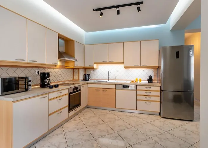 Seaforest Apartment